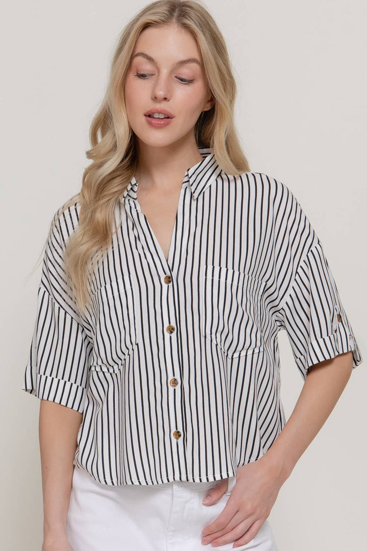 Short Sleeve V-Neck Button Down Woven Top in Black &amp; White
