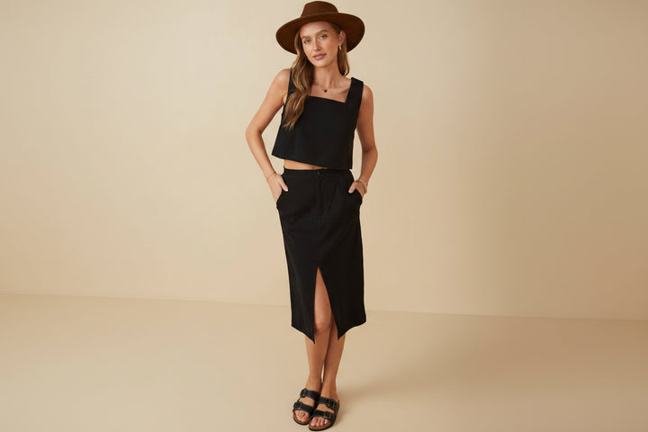 Textured Front Slit Stretch Pencil Midi Skirt in Black