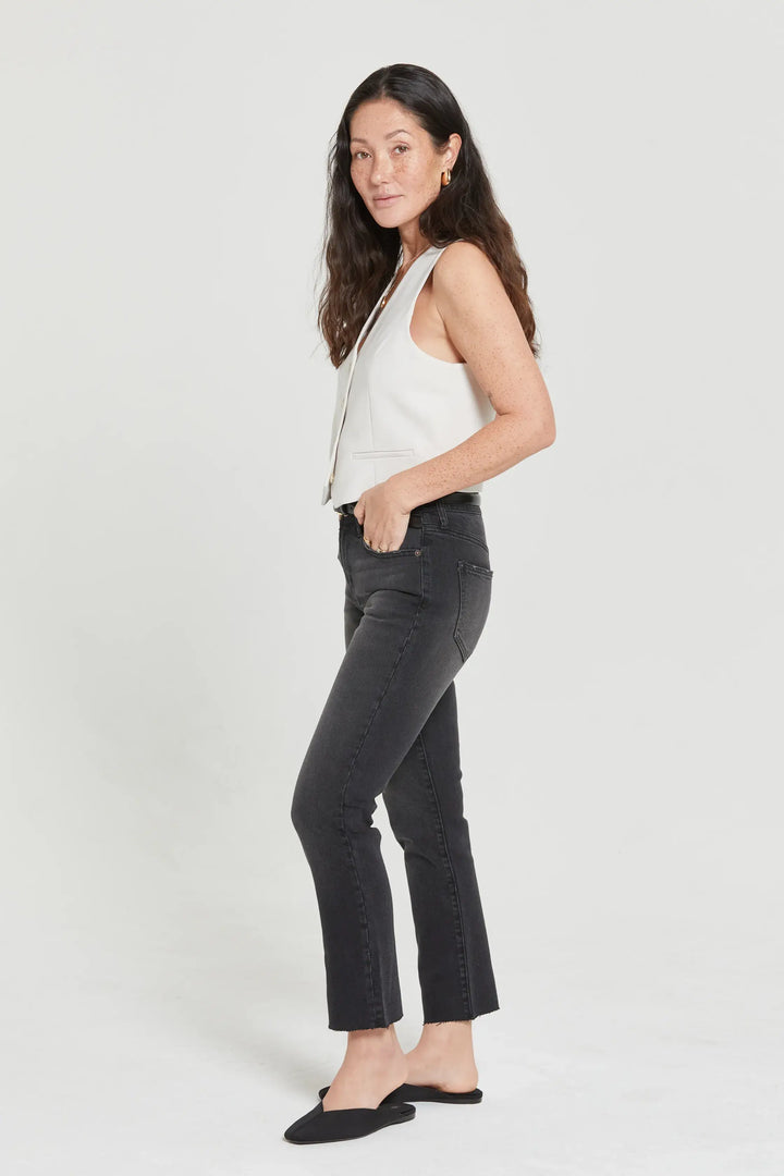Crosby Mid Rise Relaxed Taper Jean in Washed Black