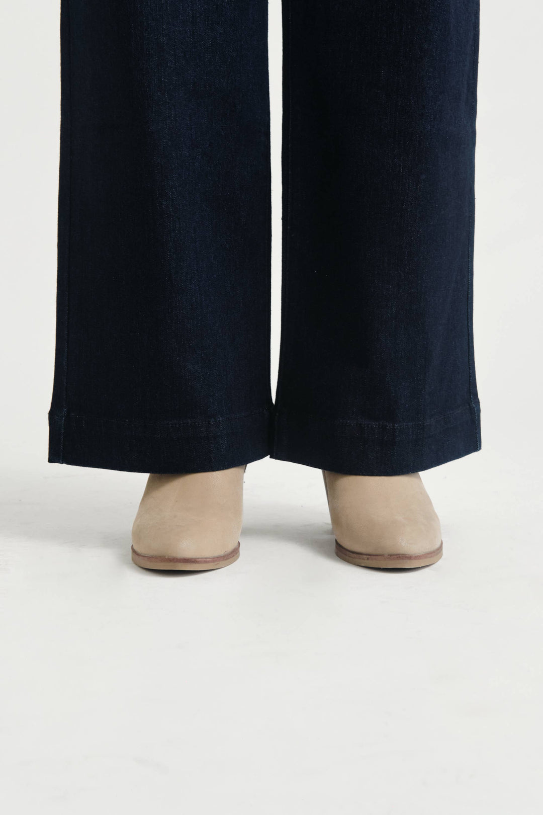 Petite 29" Slim Wide Leg Jeans in Dark Wash