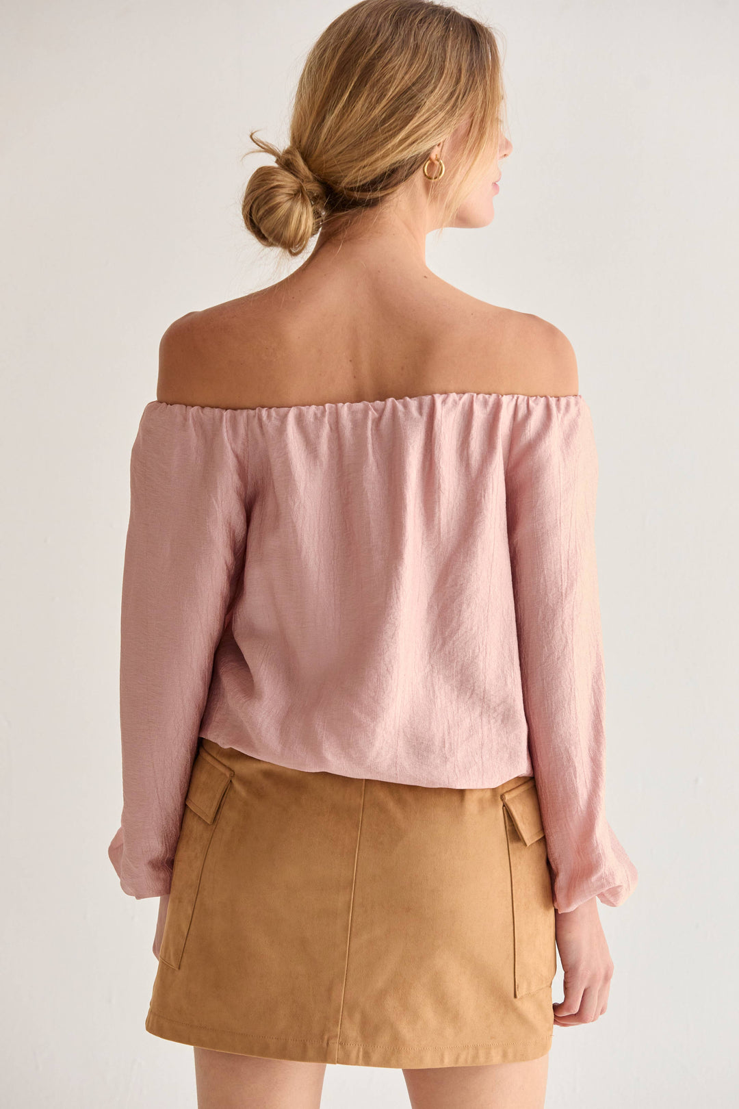 Liana Off Shoulder Crinkle Blouse in Dusty Pink