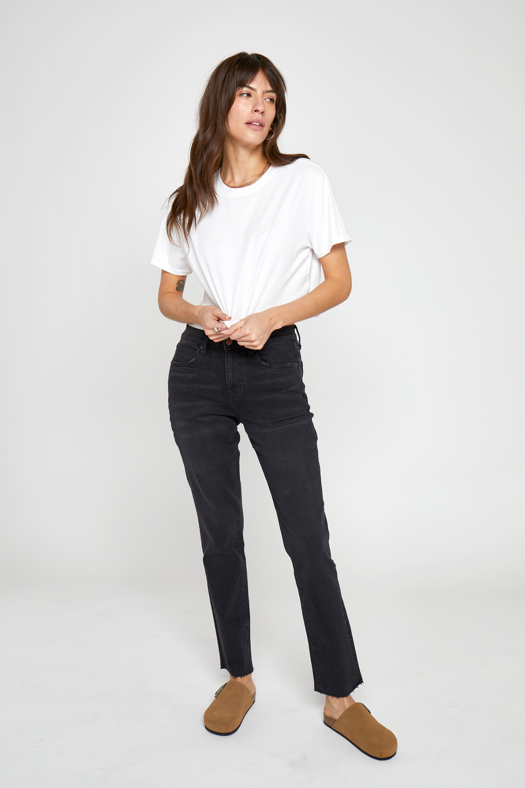 Crosby Mid Rise Relaxed Taper Jean in Washed Black