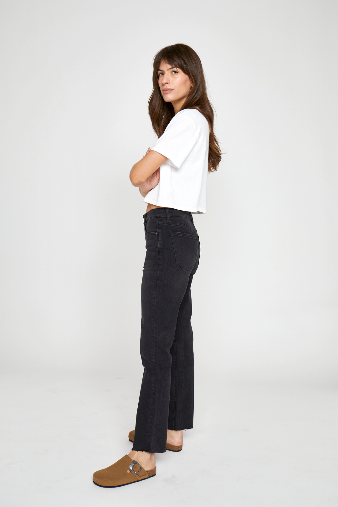 Crosby Mid Rise Relaxed Taper Jean in Washed Black
