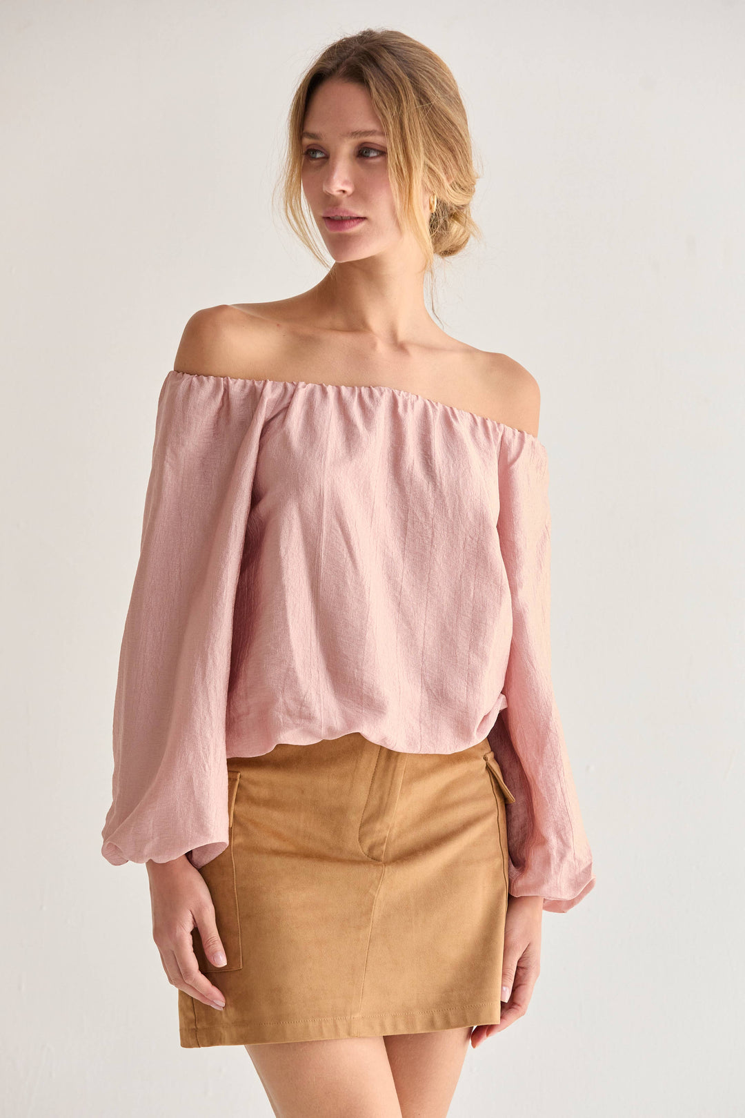 Liana Off Shoulder Crinkle Blouse in Dusty Pink