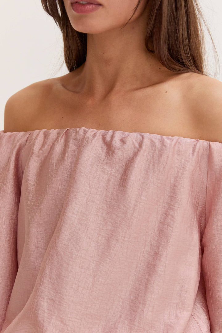 Liana Off Shoulder Crinkle Blouse in Dusty Pink